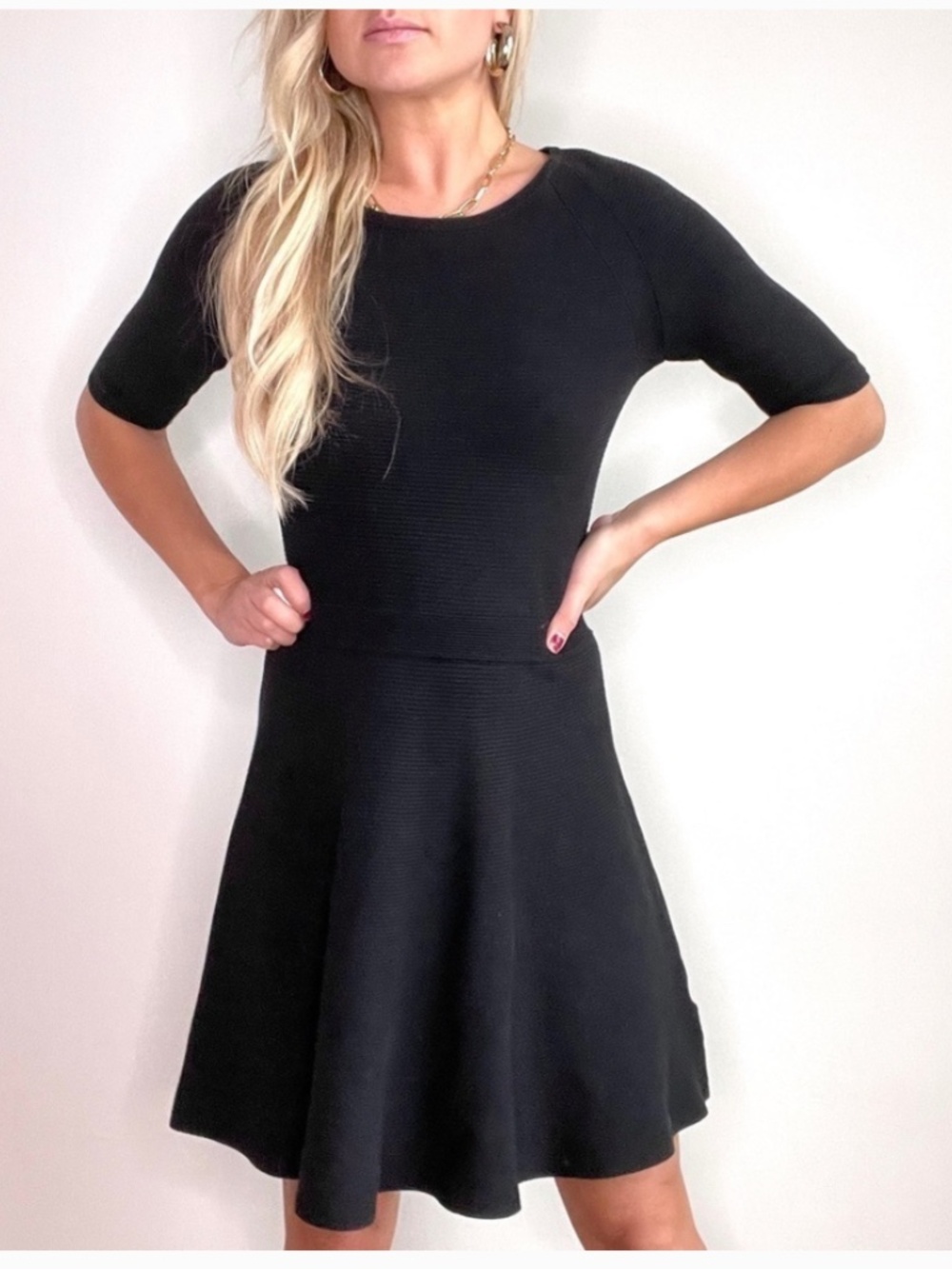 Trina Turk Black Ribbed Fabric Dress Tag, Large